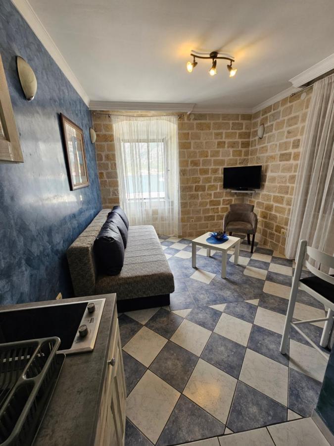 Lanterna Apartment Kotor