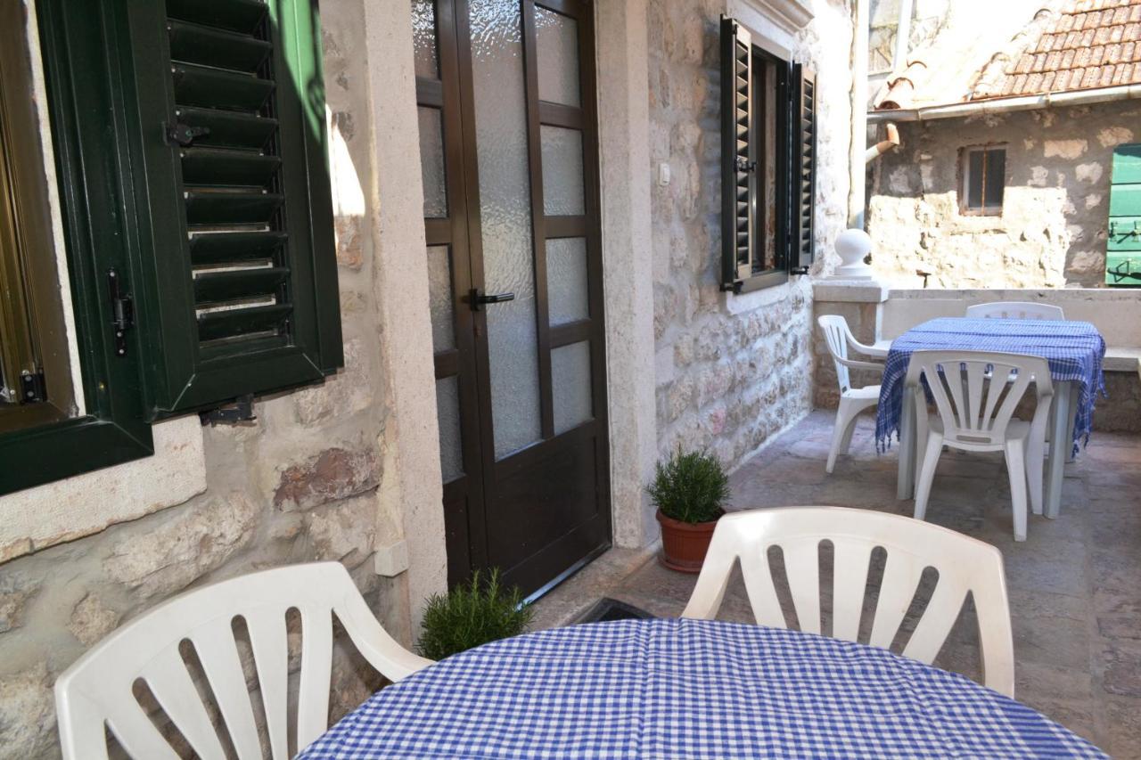 Lanterna Apartment Kotor